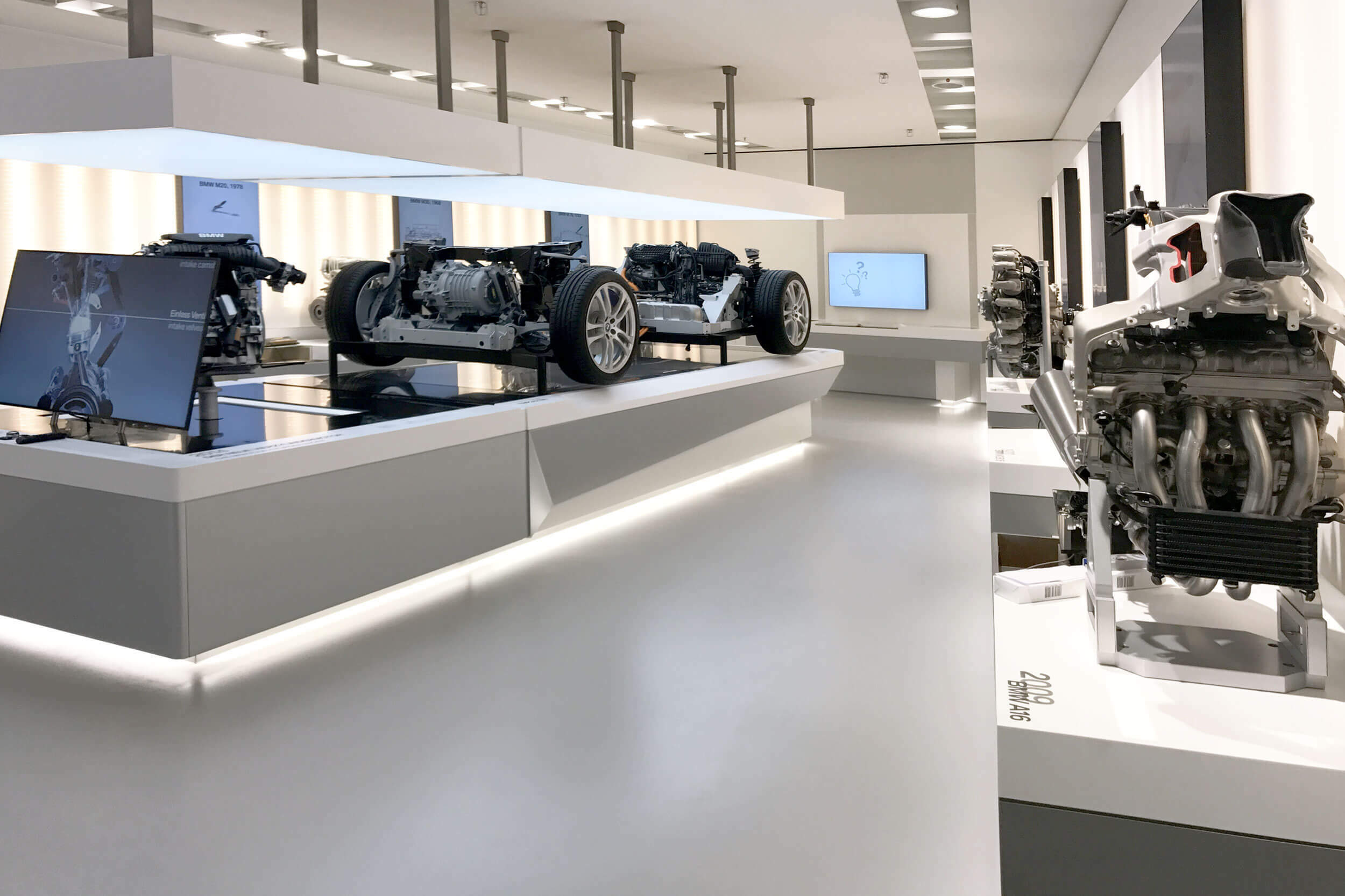 BMW Motor Exponate im BMW Museum BMW Motor Exponate im BMW Museum